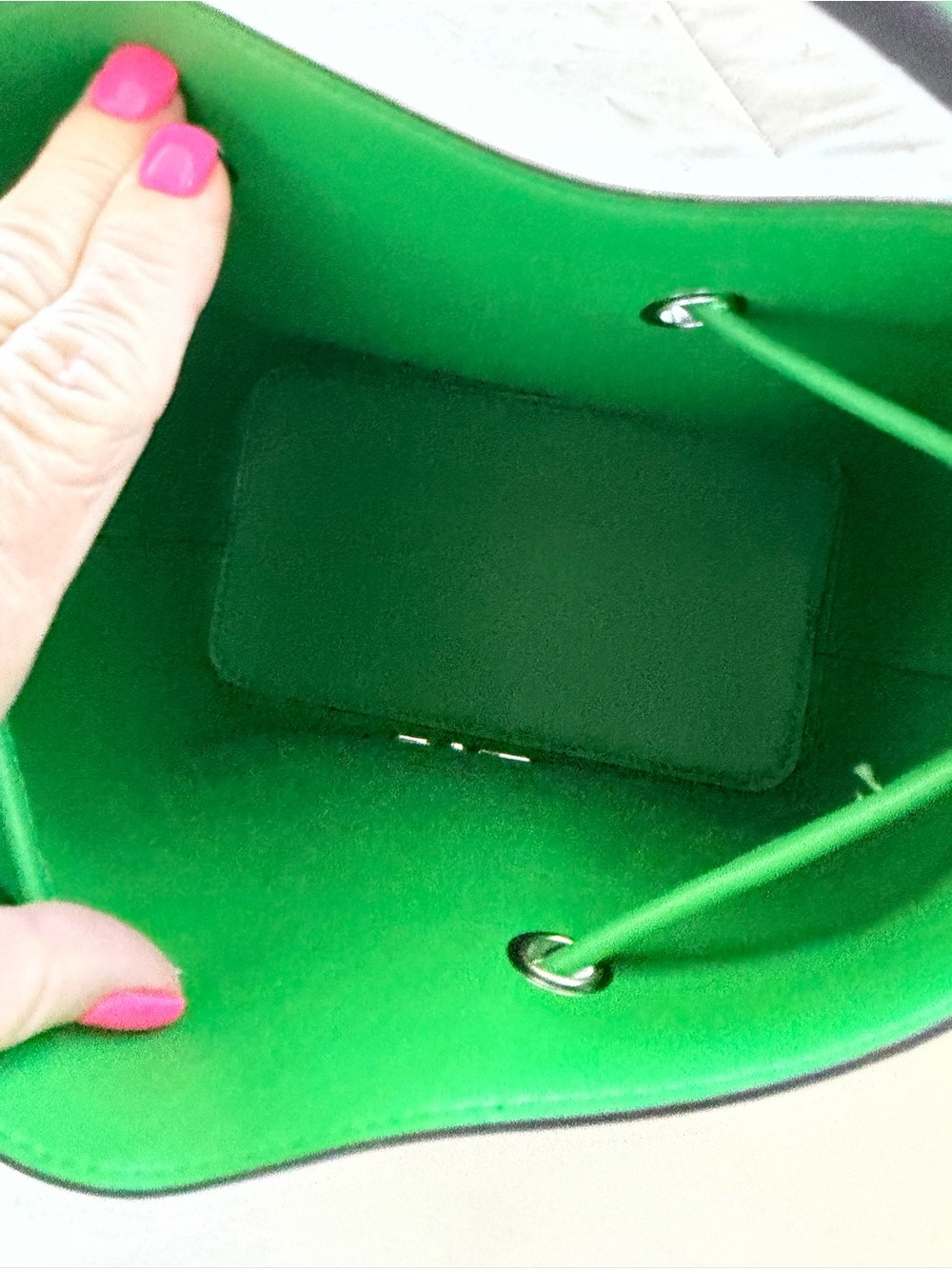 Michael Kors bucket purse - Picture 3 of 7
